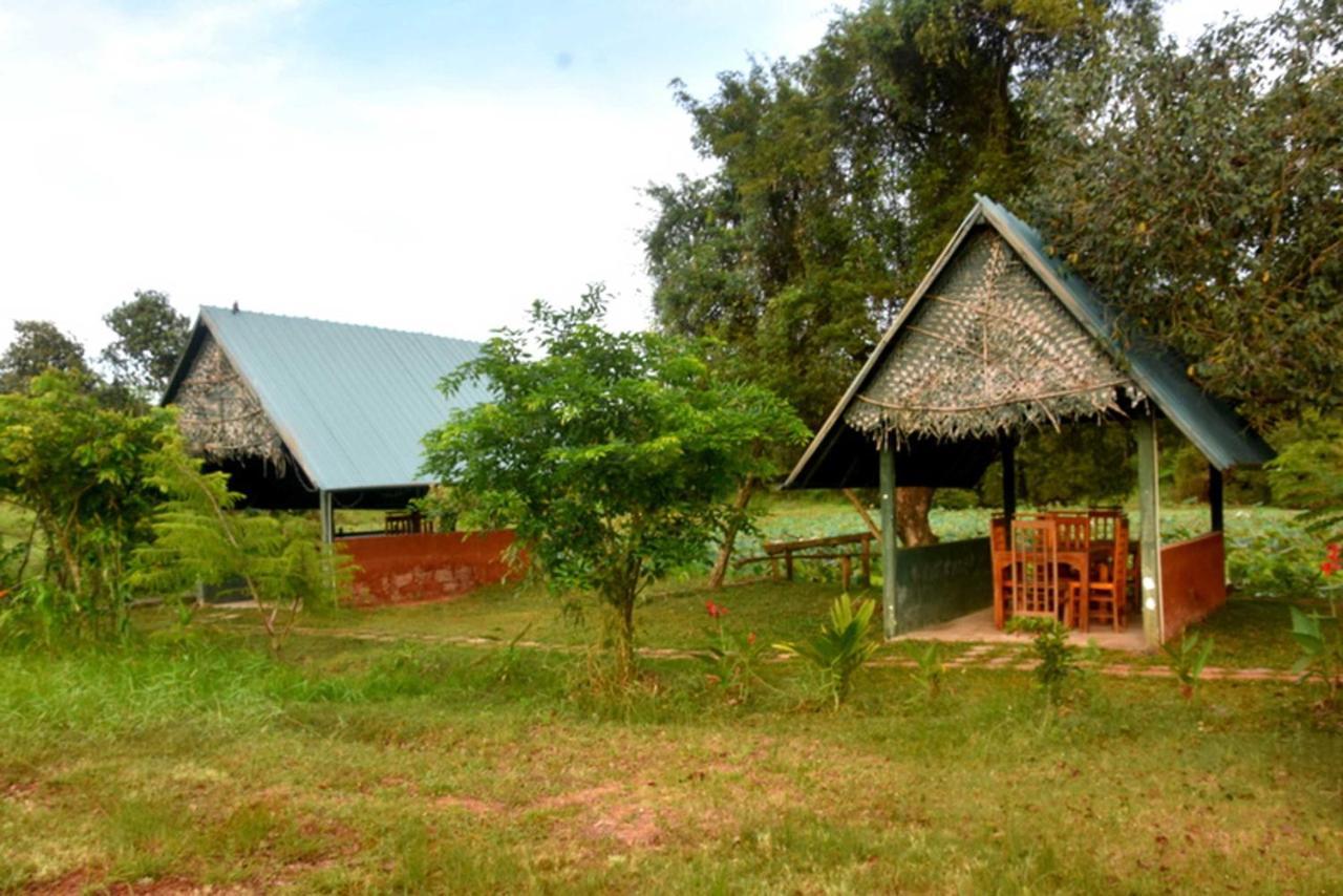 Meegahapokuna Resort 아누라다푸라 외부 사진